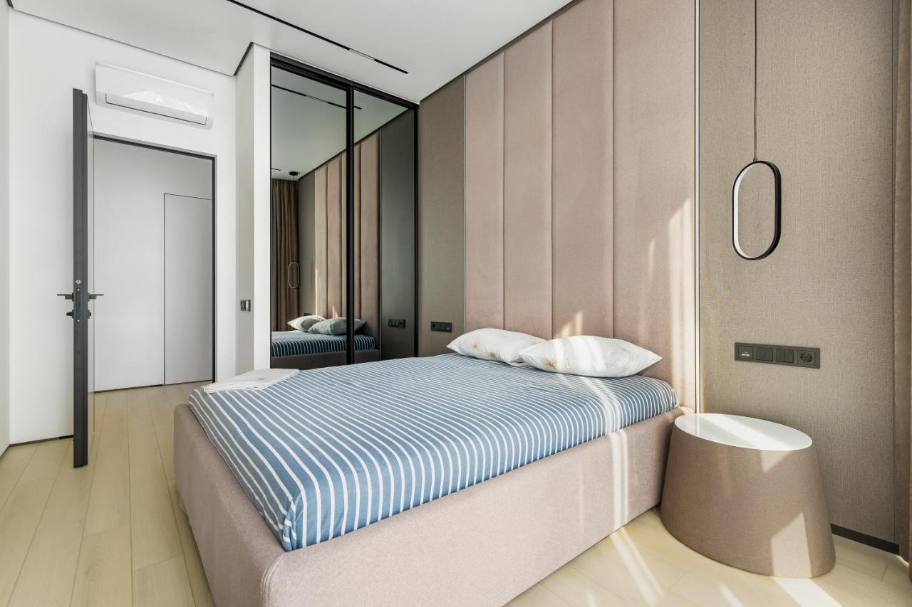 Luxury Waterfront 3-Bedrooms Apartment โอเดสซา ภายนอก รูปภาพ