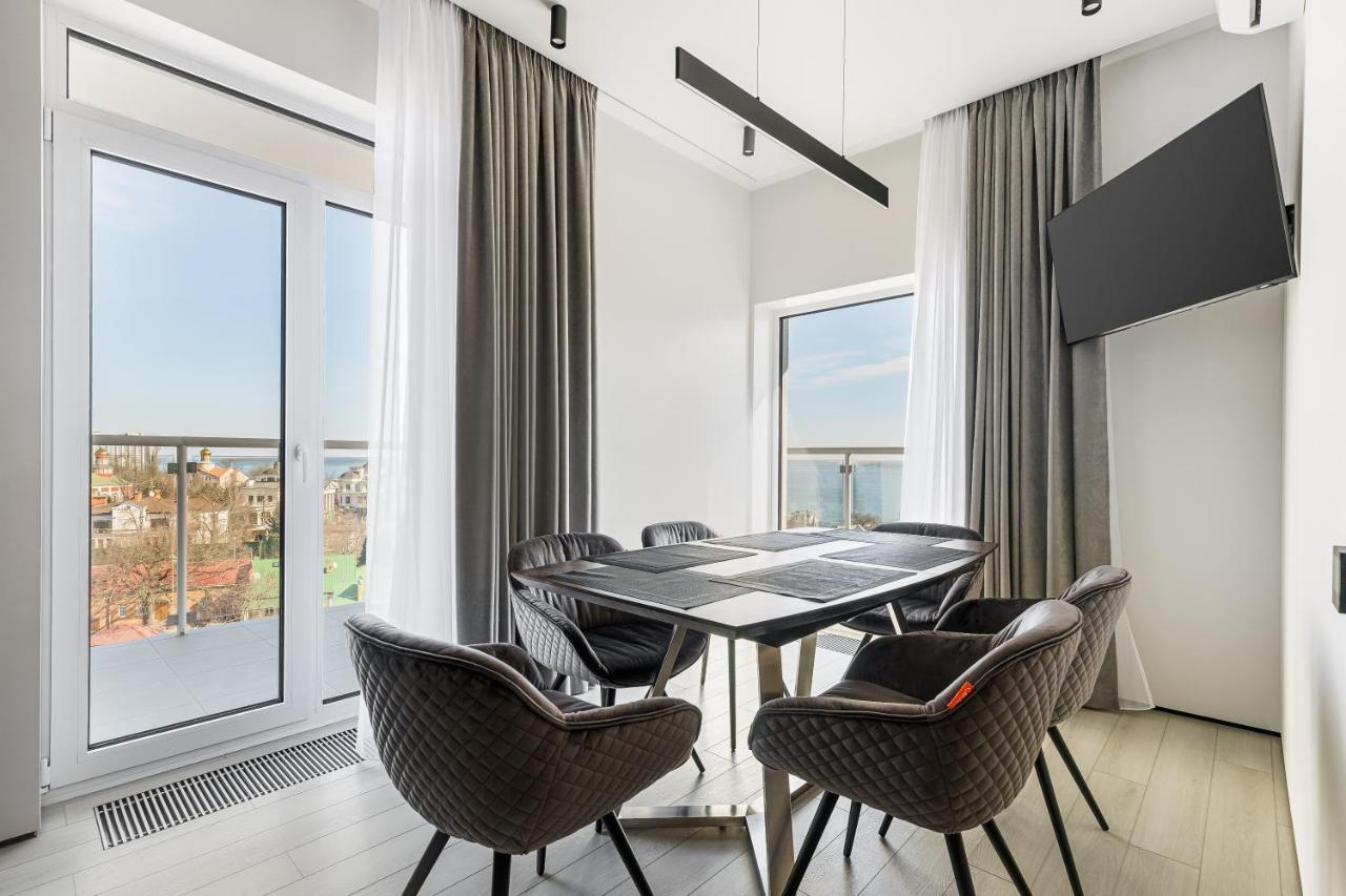 Luxury Waterfront 3-Bedrooms Apartment โอเดสซา ภายนอก รูปภาพ